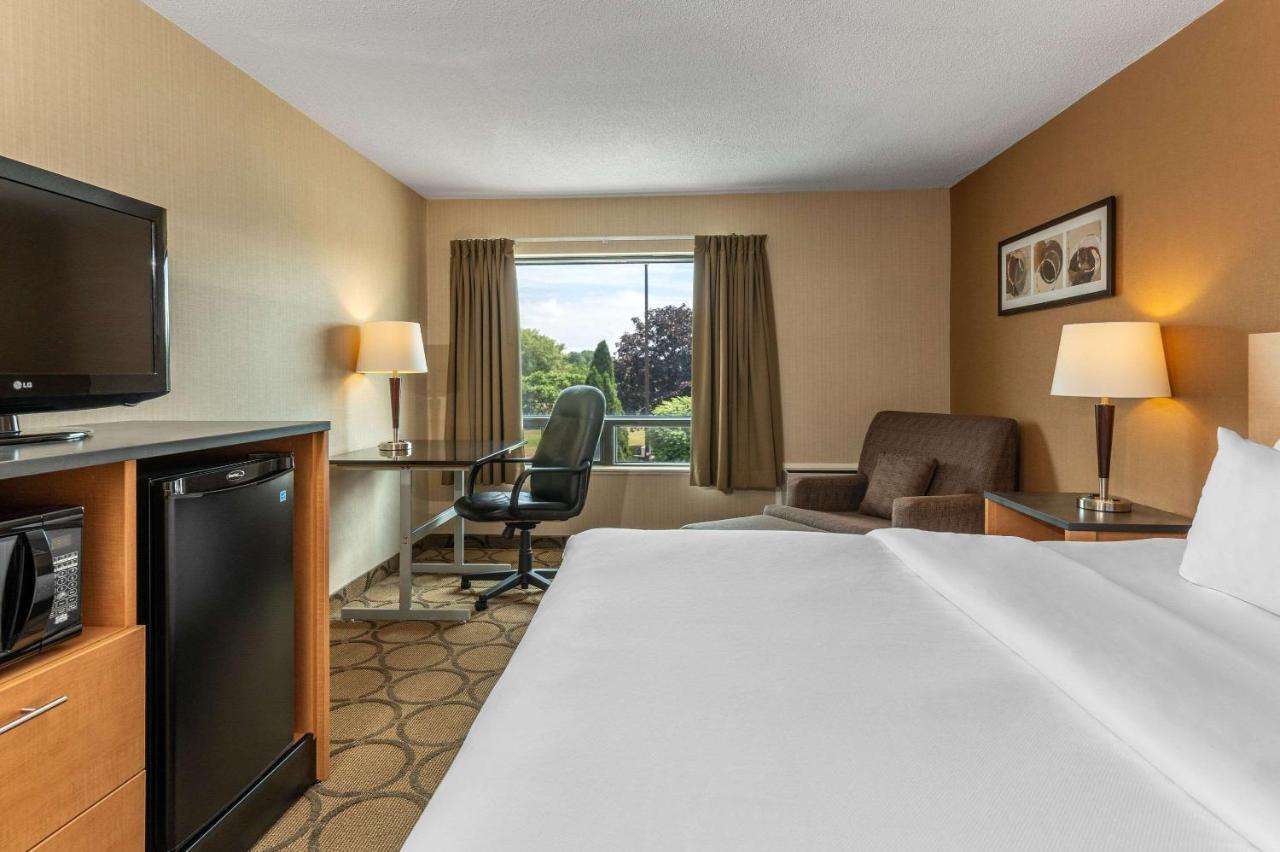 Comfort Inn Пемброк Экстерьер фото