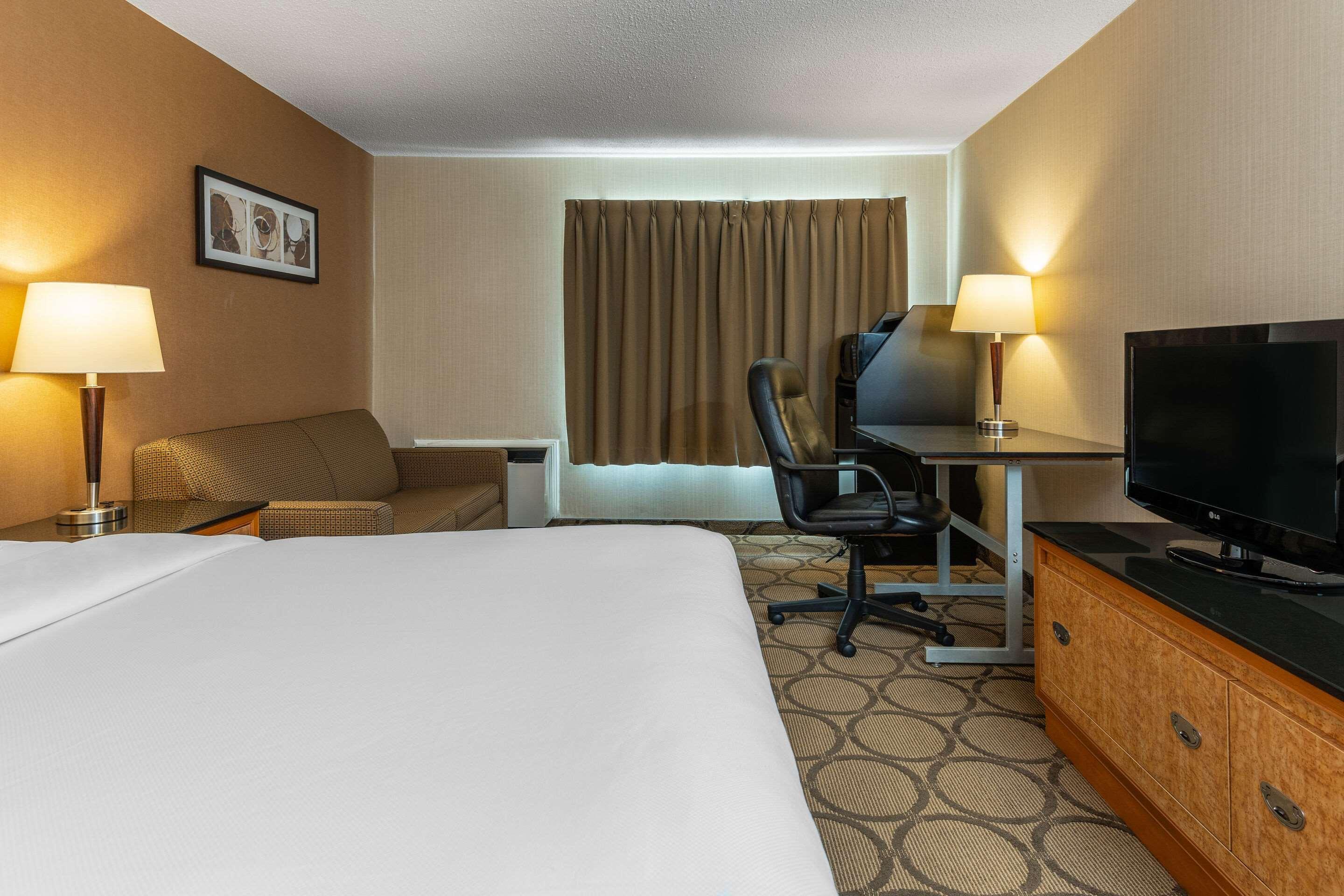 Comfort Inn Пемброк Экстерьер фото