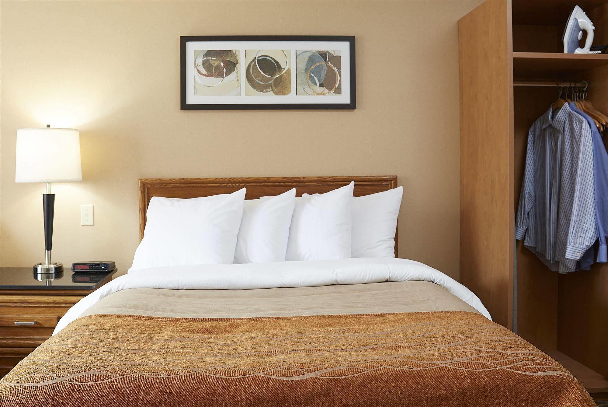 Comfort Inn Пемброк Экстерьер фото